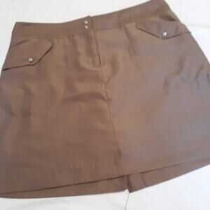 IZOD Performance Skort Dark Taupe Size 6 Excellent Condition